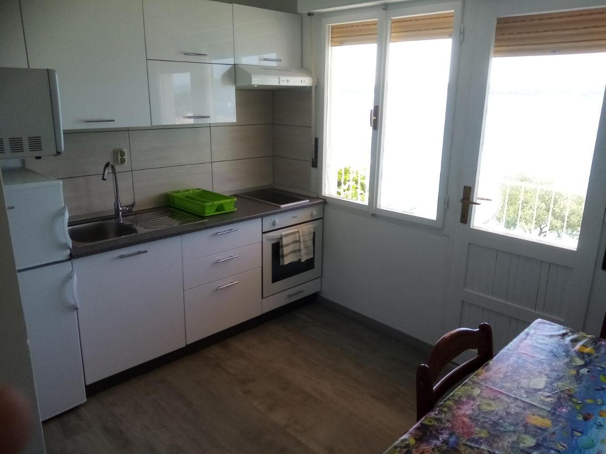 By The Sea - Perna, Peljesac - 4544