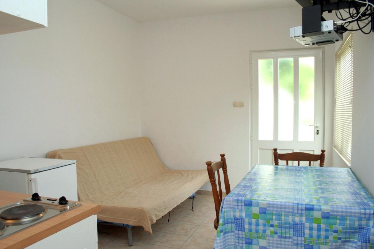 By The Sea - Perna, Peljesac - 4544